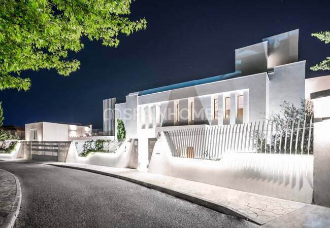 Marbella'da Satılık Çağdaş Tasarımlı Şık Müstakil Villa 10