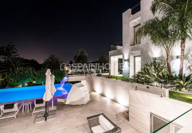 Marbella'da Satılık Çağdaş Tasarımlı Şık Müstakil Villa 15