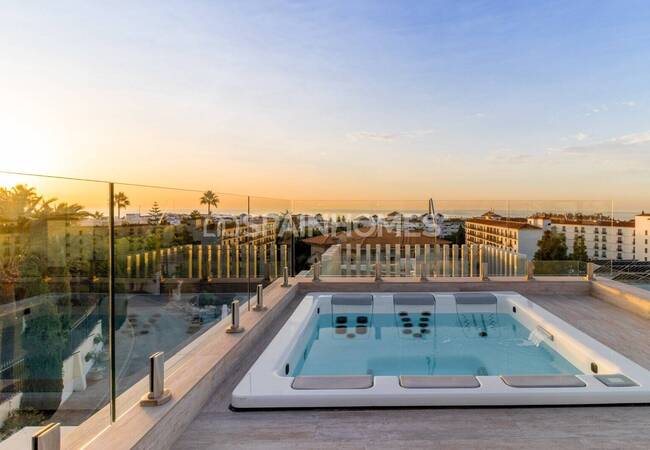 Marbella'da Satılık Çağdaş Tasarımlı Şık Müstakil Villa 9
