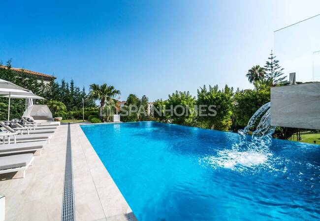 Marbella'da Satılık Çağdaş Tasarımlı Şık Müstakil Villa 6