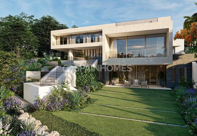 Greatly Located Villa in a Prestigious Area of Marbella 2