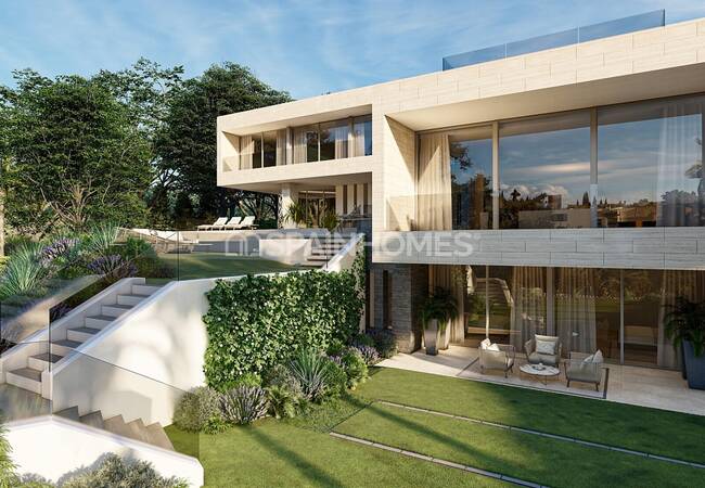 Greatly Located Villa in a Prestigious Area of Marbella 3