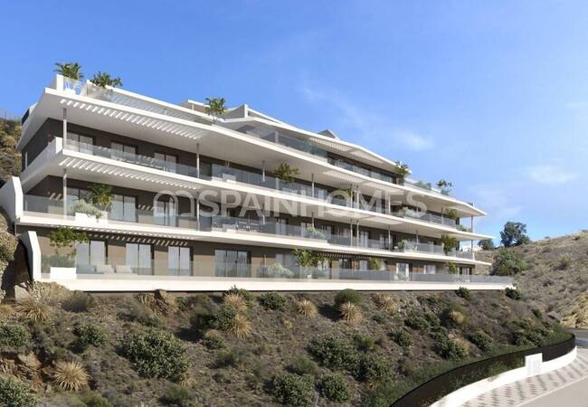 Chic Properties with Stunning Sea Views in Rincon De La Victoria 1