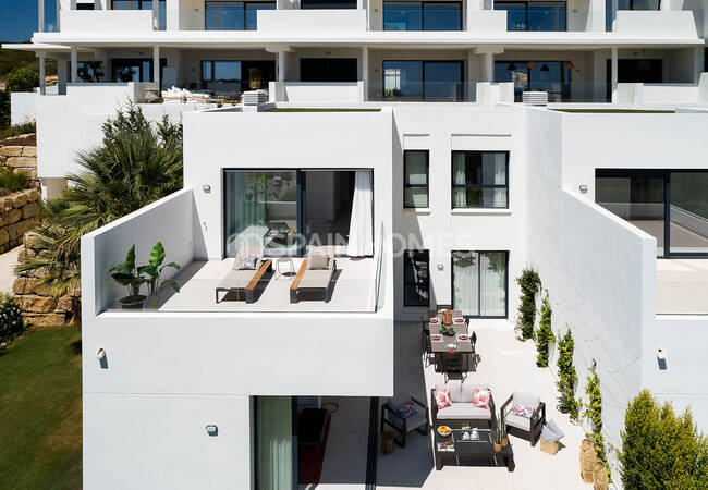 Ready to Move Contemporary Houses for Sale in Casares 3