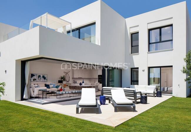 Ready to Move Contemporary Houses for Sale in Casares 1