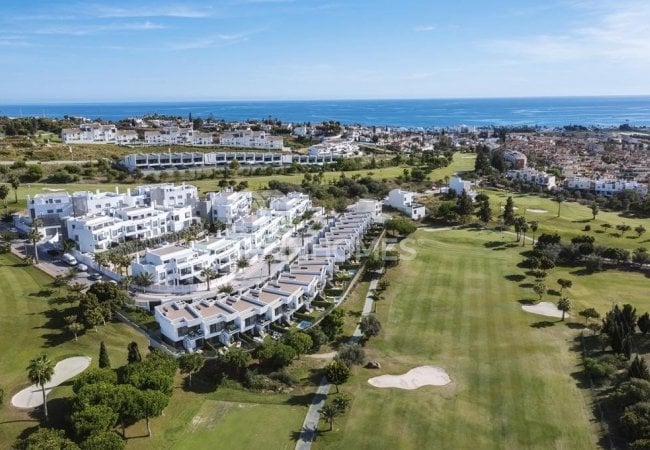 Elegantes Adosados Bien Ubicados Cerca De La Playa En Vélez-málaga 2