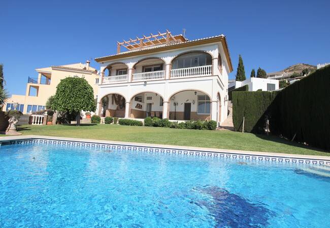 Well Located Villa with Spacious Usage Areas in Benalmadena