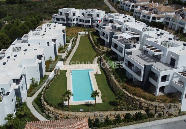 Casares'te Muhteşem Manzaralı Golf Sahası Yanında Daire 5