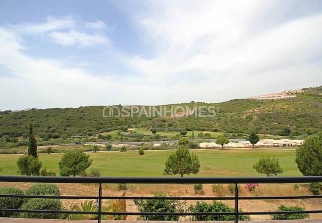 Casares'te Muhteşem Manzaralı Golf Sahası Yanında Daire 7