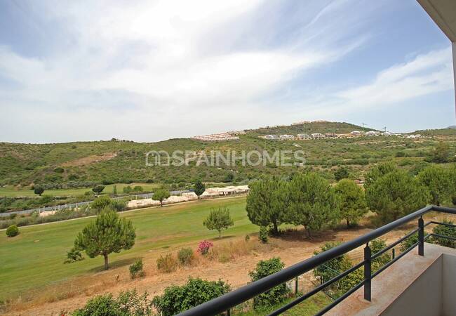 Casares'te Muhteşem Manzaralı Golf Sahası Yanında Daire 8