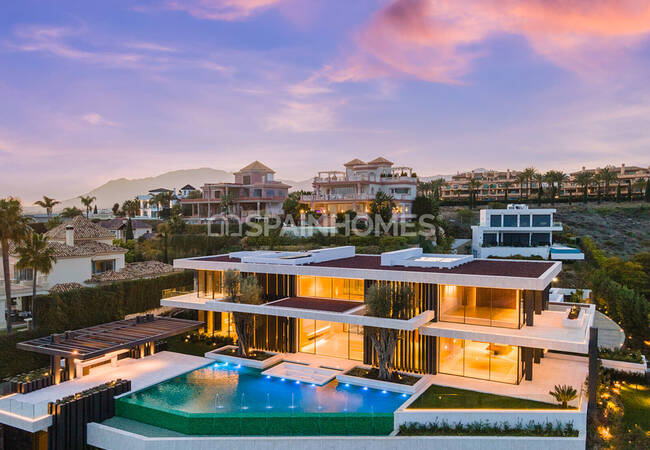 Benahavis'te Sonsuzluk Havuzlu Özel Tasarımlı Lüks Villa 8