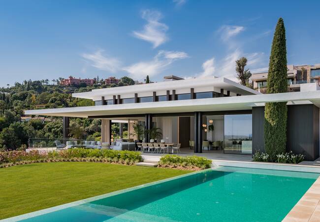 Ultra Luxe New Build Villa with Open Views in Benahavis