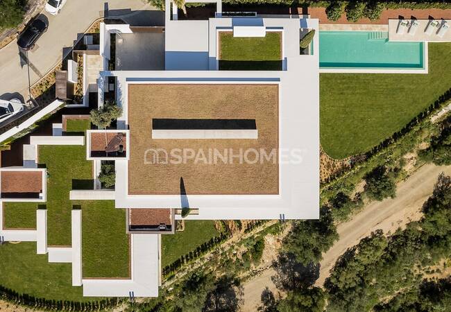 Ultra Luxe New Build Villa with Open Views in Benahavis 11