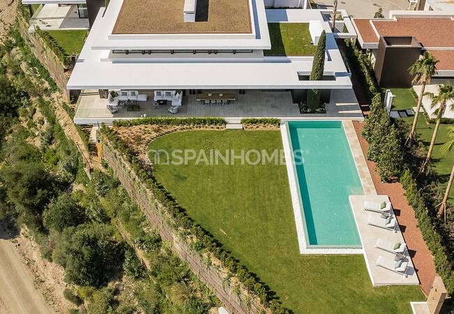 Ultra Luxe New Build Villa with Open Views in Benahavis 12