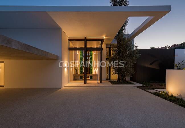 Ultra Luxe New Build Villa with Open Views in Benahavis 23
