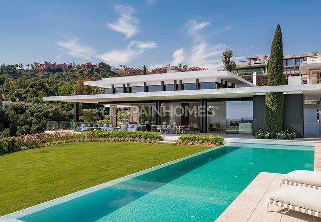 Ultra Luxe New Build Villa with Open Views in Benahavis 4