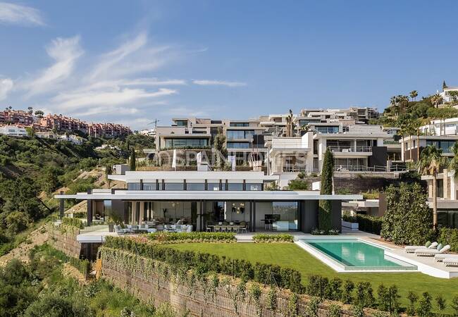 Ultra Luxe New Build Villa with Open Views in Benahavis 6
