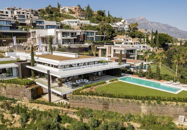 Ultra Luxe New Build Villa with Open Views in Benahavis 7