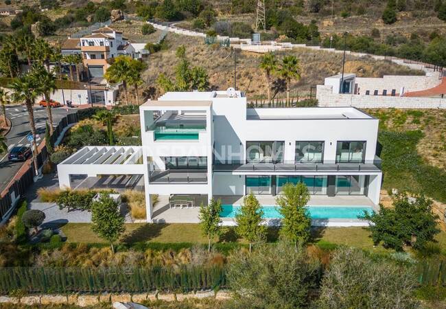 Новая Просторная Вилла в Бенальмадене, Коста-дель-Соль 1