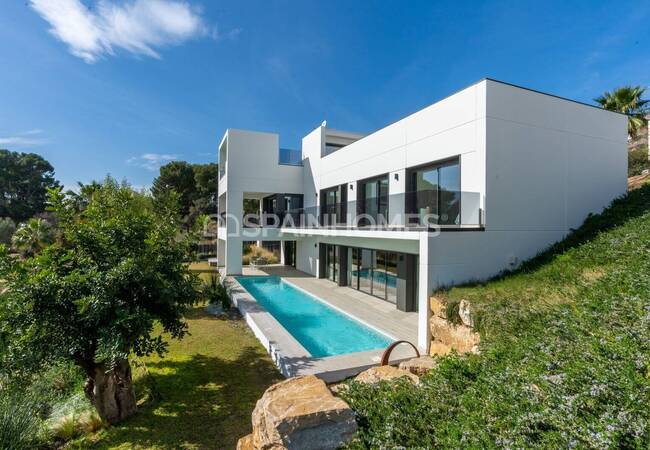 New Build Spacious Villa in Benalmadena Costa Del Sol