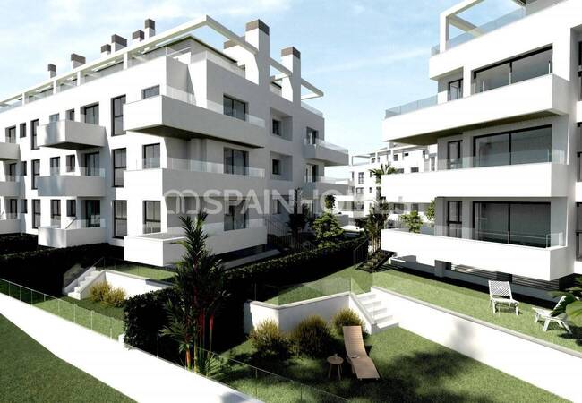 Mijas Calahonda'da Popüler Konumda Tatil ve Spor Mülkleri 3