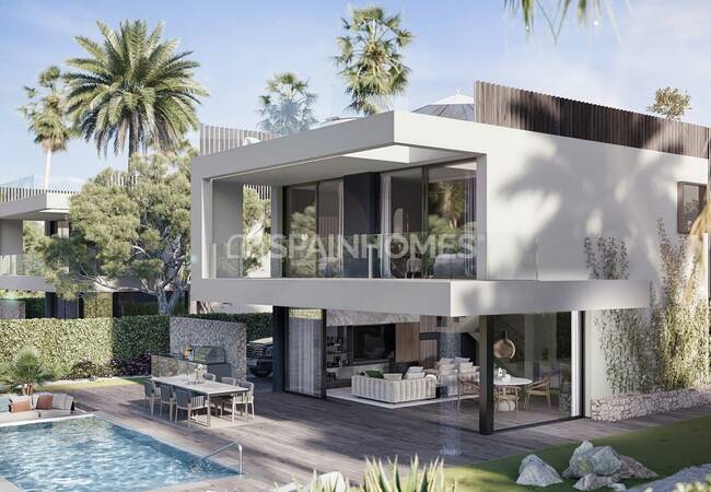 Affordable Detached Villas in Estepona's Prime Location 3
