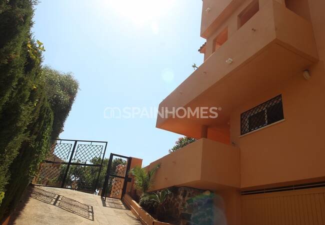 Well-located Townhouse with Large Terraces in Benalmadena 11
