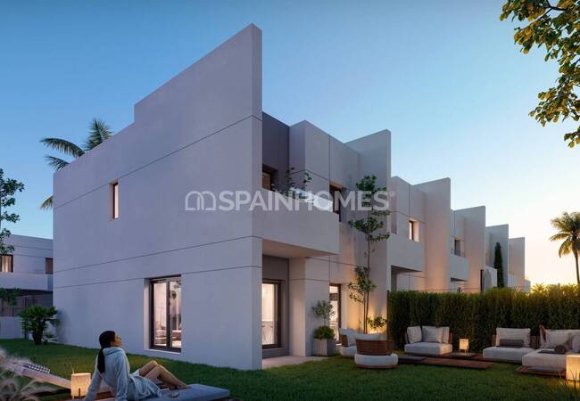 Spacious Houses in a Complex with Pool in Velez Malaga 3