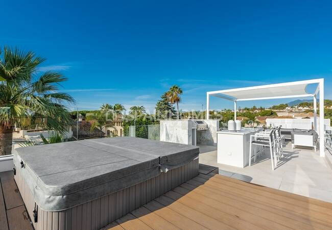 Energy Efficient Furnished Villa by the Beach in Marbella 7