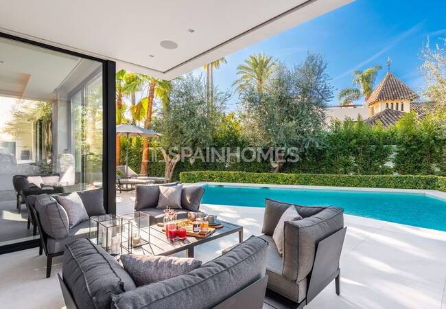 Energy Efficient Furnished Villa by the Beach in Marbella 8