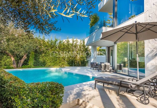 Energy Efficient Furnished Villa by the Beach in Marbella 10