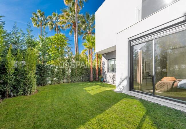 Energy Efficient Furnished Villa by the Beach in Marbella 11