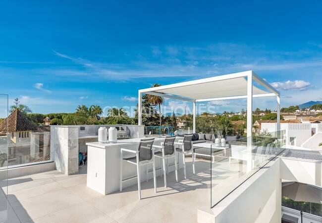 Energy Efficient Furnished Villa by the Beach in Marbella 2