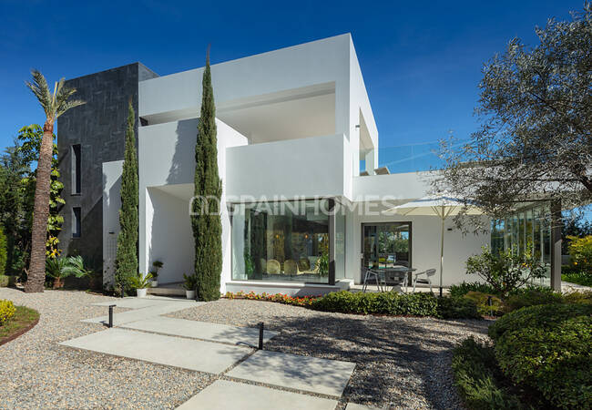 Villa with Luxury Design and Quality Finishes in Marbella 3
