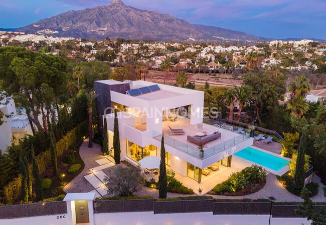 Villa with Luxury Design and Quality Finishes in Marbella 9