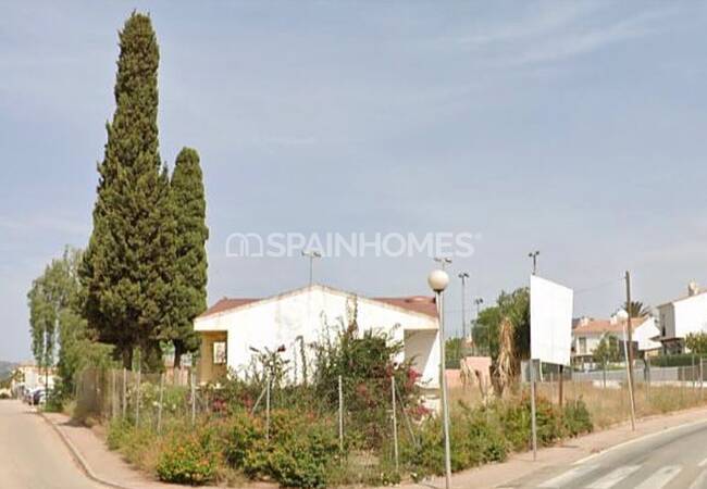 Investment Land in a Prime Location in Velez Malaga 3