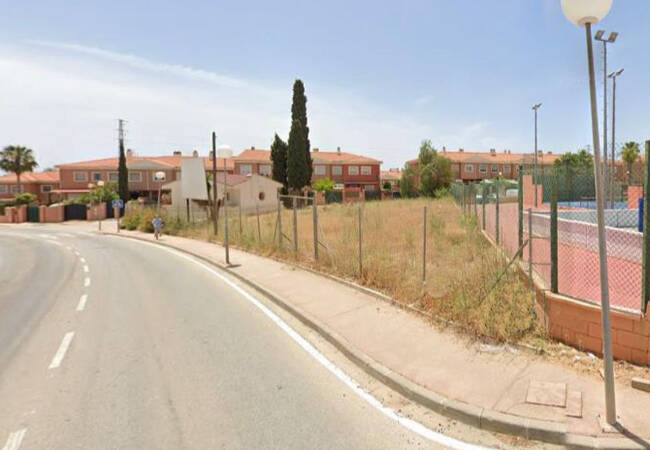 Investment Land in a Prime Location in Velez Malaga 2