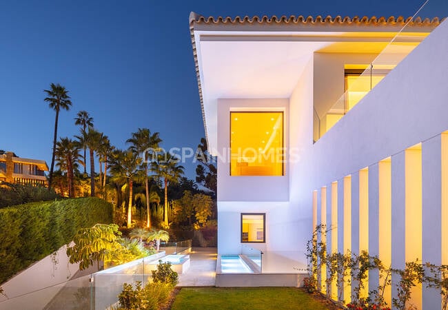 井田幸昌　Landscape of Marbella Villa with Beautiful Nature and Golf Views in Marbella Spain