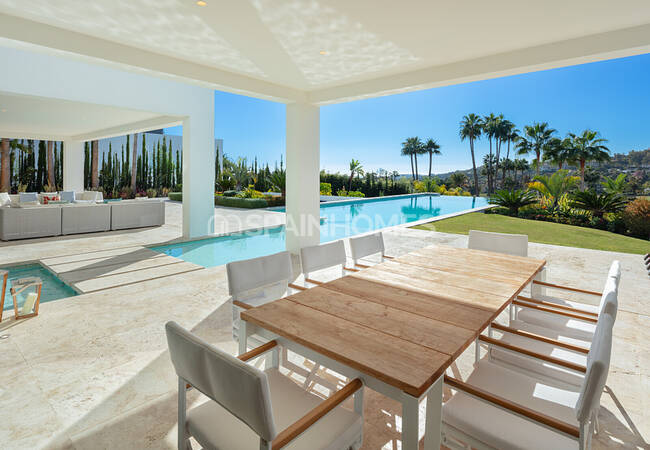 Villa with Beautiful Nature and Golf Views in Marbella Spain