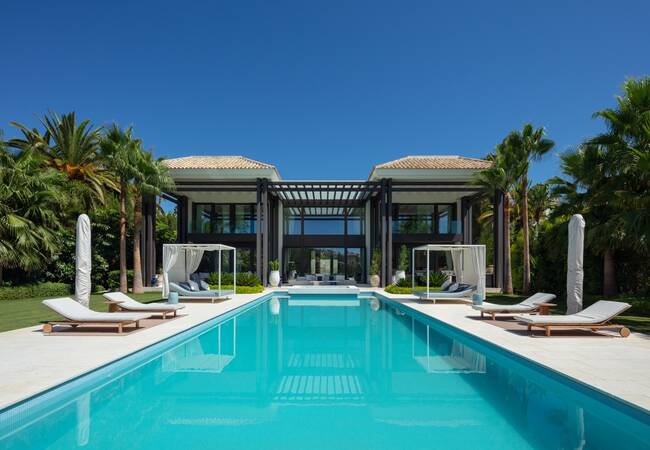 Marbella'da Golf Sahası Manzaralı Müstakil Villa 1
