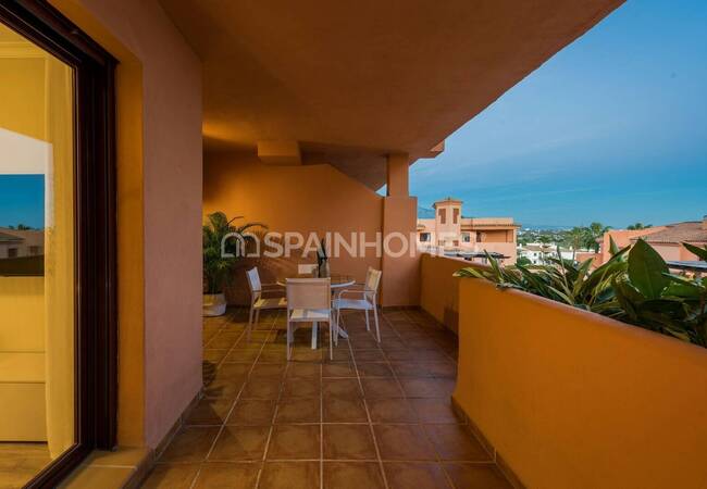 Apartments in Benahavis Surrounded by Golf Courses and Greenery 7