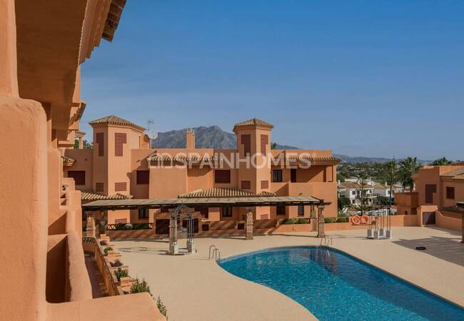 Apartments in Benahavis Surrounded by Golf Courses and Greenery 4