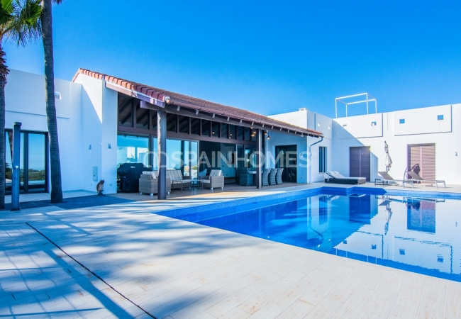 Villa with Picturesque Sea View in Ojen Close to Golf and Beach 6