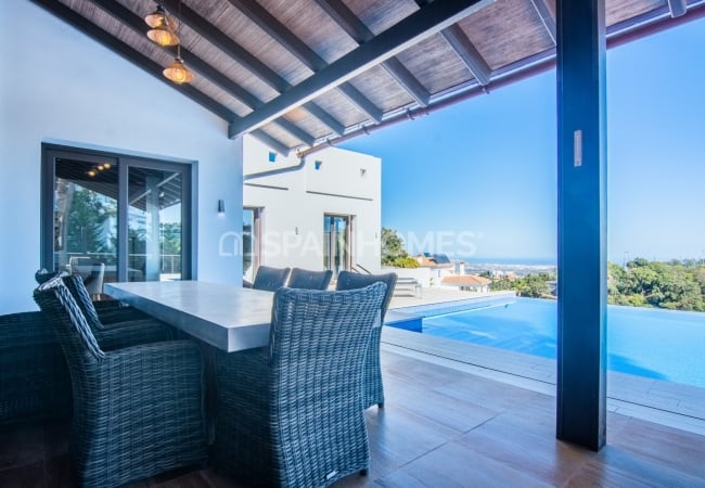 Villa with Picturesque Sea View in Ojen Close to Golf and Beach 10