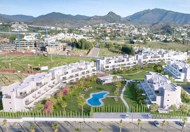 Low Maintenance Cost Real Estate in Prima Location in Estepona 5