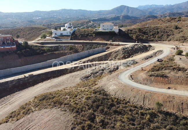 Well-located Land in Prestigious Urbanization in Mijas Spain 5