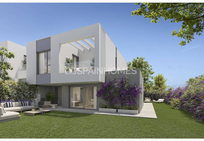 New Townhouses Near the Beach in Marbella Costa Del Sol 1