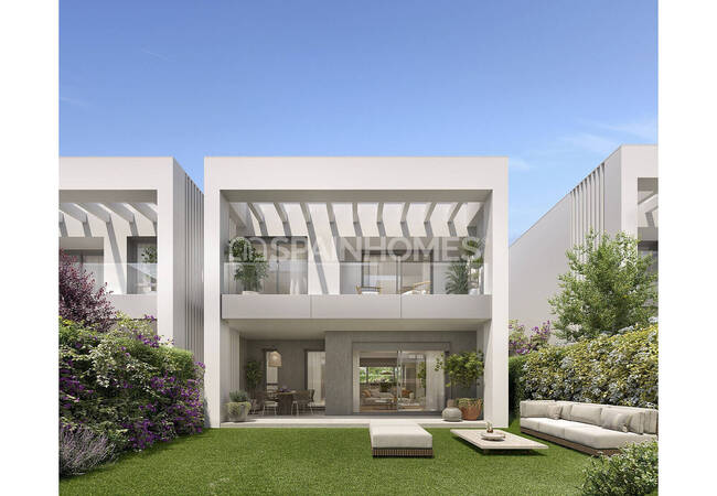 Marbella'da Sahile Yakın Havuzlu Sitede Yarı Müstakil Evler 3