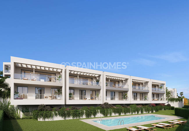 Marbella'da Sahile Yakın Havuzlu Sitede Yarı Müstakil Evler 4