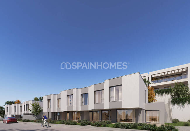Marbella'da Sahile Yakın Havuzlu Sitede Yarı Müstakil Evler 6